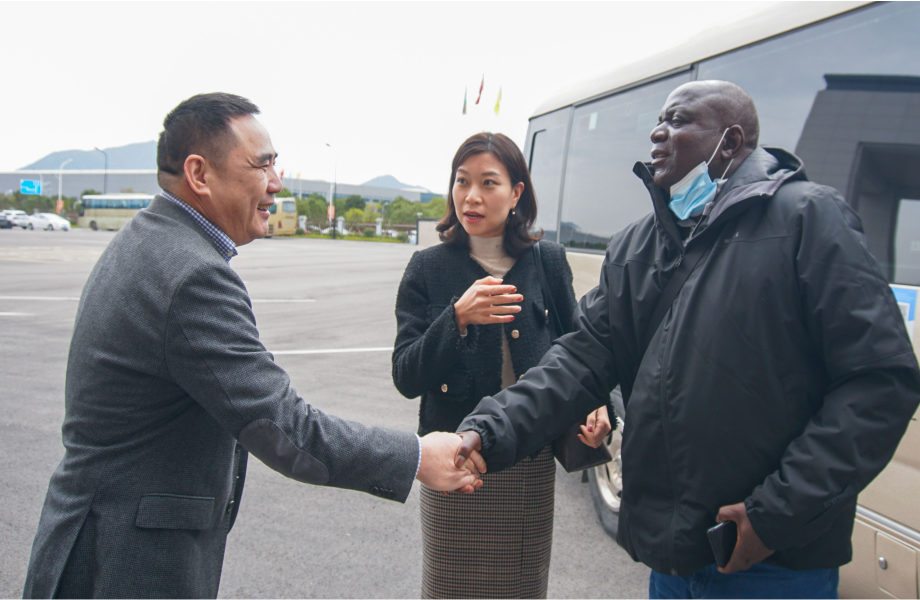 BG大游医疗_赞比亚国家卫生部代表团莅临BG大游医疗，共商合作新机遇！